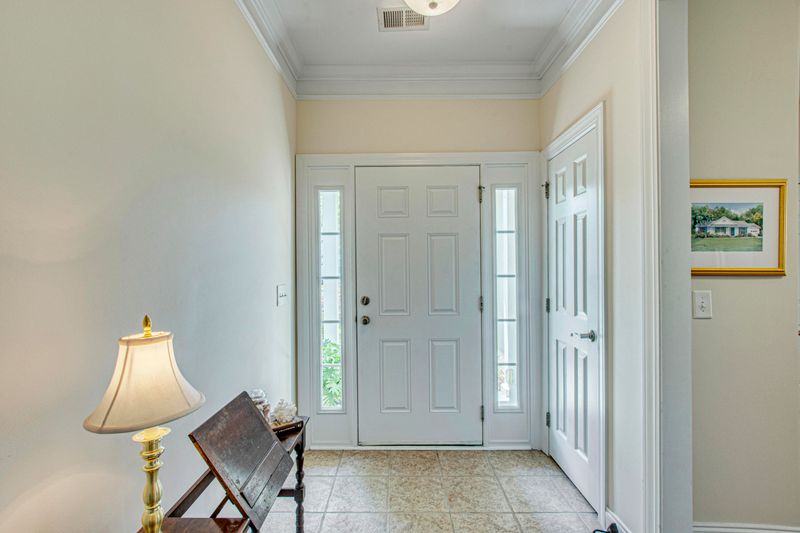 9138 Woodcreek Ct, North Charleston, SC 29406