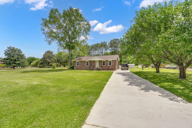150 Elrod Dr, Goose Creek, SC 29445