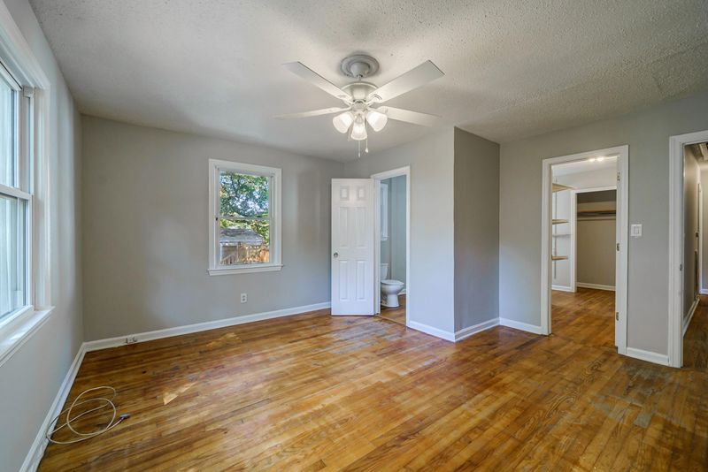 4733 Mimosa St, North Charleston, SC 29405