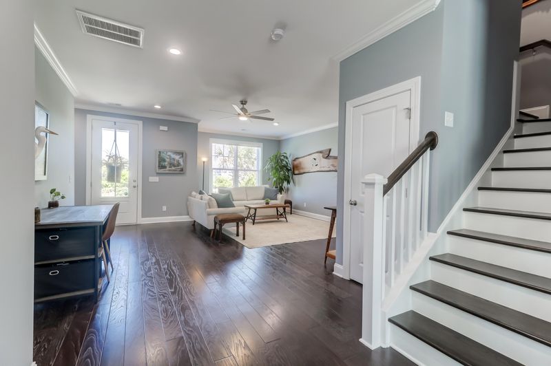 1539 Prince Edward St, Mount Pleasant, SC 29466