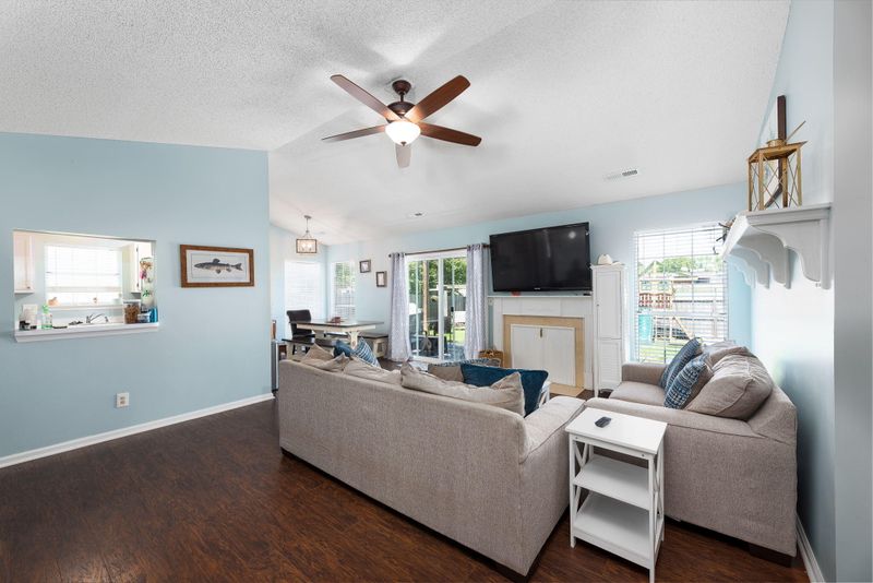 423 Courtland Dr, Summerville, SC 29486