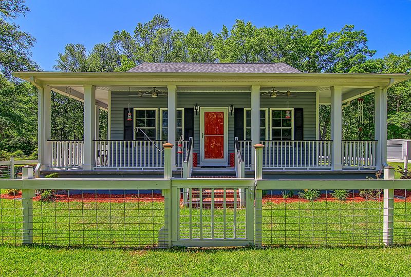 113 Belk Cir, Cross, SC 29436