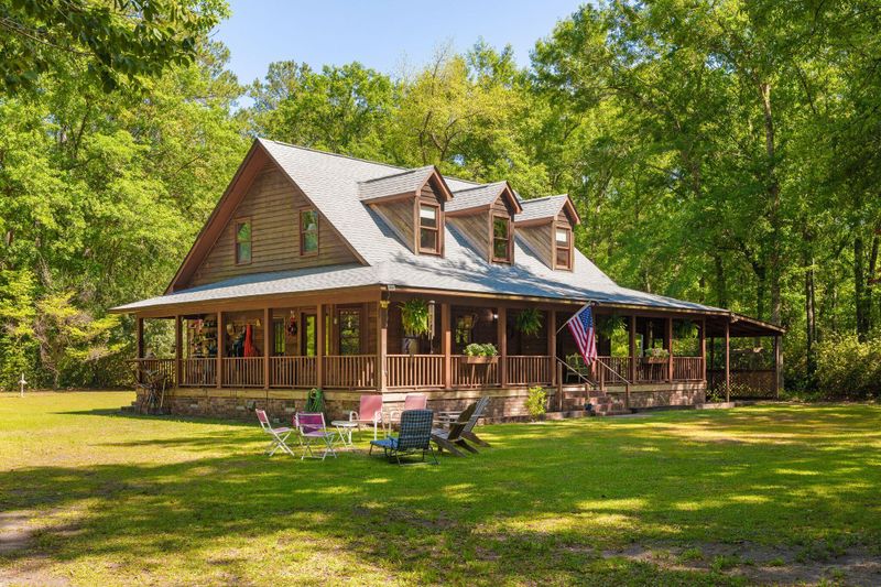 6946 Old Jacksonboro Rd, Ravenel, SC 29470
