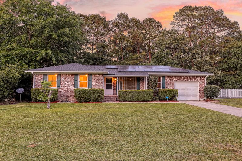 109 Rebellion Rd, Summerville, SC 29483