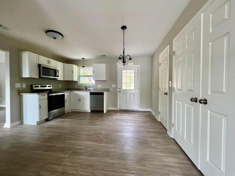 302 Kirksey Dr, Summerville, SC 29485