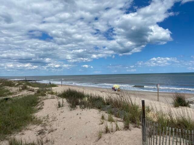 406 Palmetto Blvd, Edisto Beach, SC 29438
