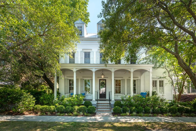 32 Mobile St, Mount Pleasant, SC 29464