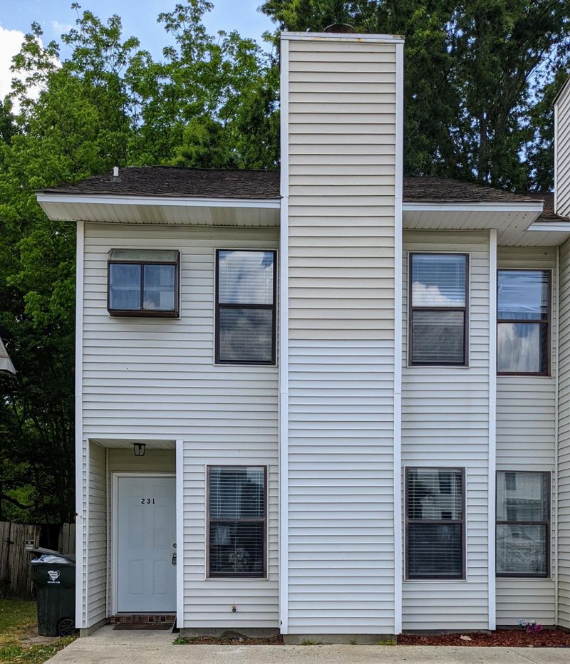 231 Pine Shadow Dr, Goose Creek, SC 29445
