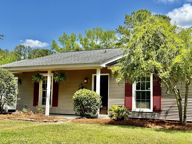 2062 S Shore Dr, Charleston, SC 29407