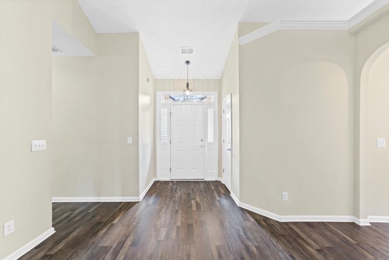 8508 Falling Leaf Ln, North Charleston, SC 29420