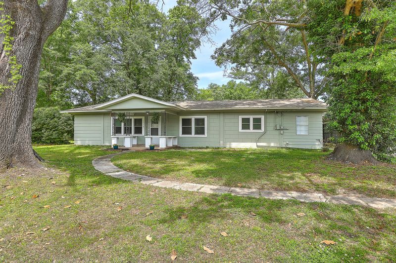 1314 Cooper Store Rd, Moncks Corner, SC 29461