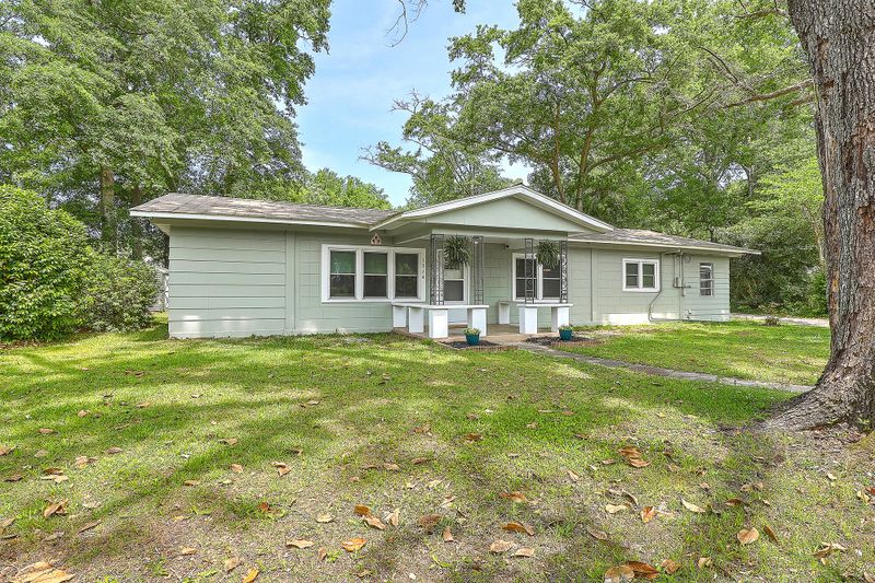 1314 Cooper Store Rd, Moncks Corner, SC 29461