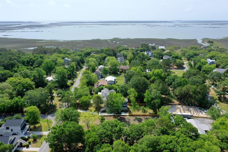 1441 Periwinkle Dr, Mount Pleasant, SC 29466