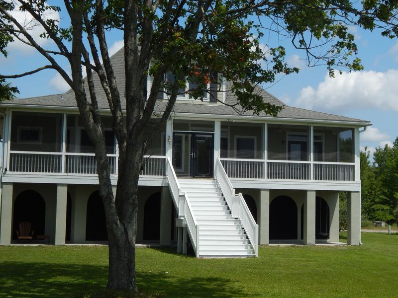 1231 Longpoint Rd, Cross, SC 29436
