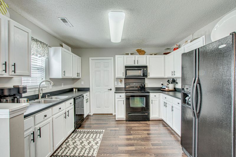 229 Border Rd, Goose Creek, SC 29445