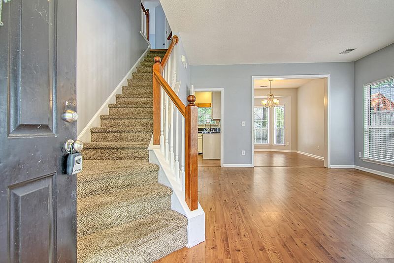 122 Fairbury Dr, Goose Creek, SC 29445