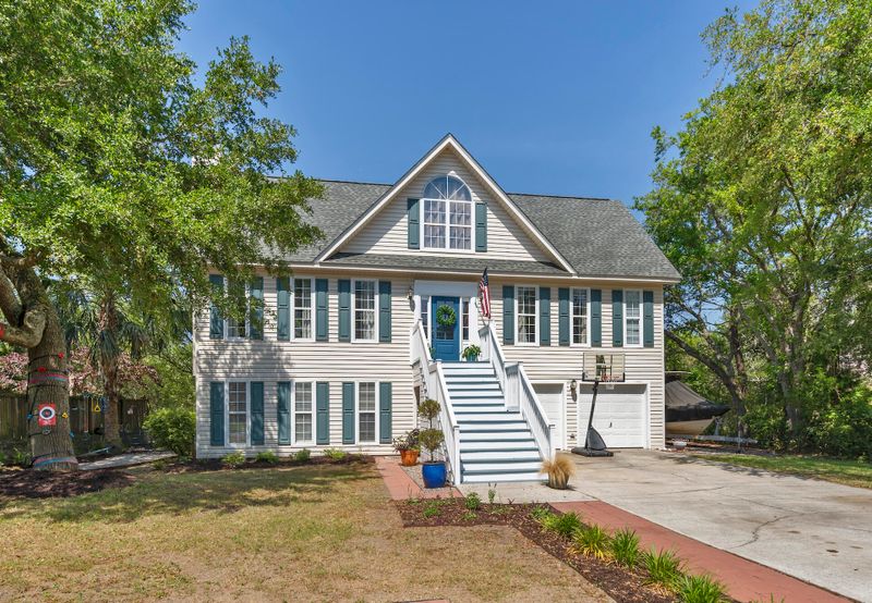 1152 Garland Rd, Mount Pleasant, SC 29464