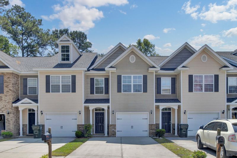 120 Lamplighter Ln, Summerville, SC 29486