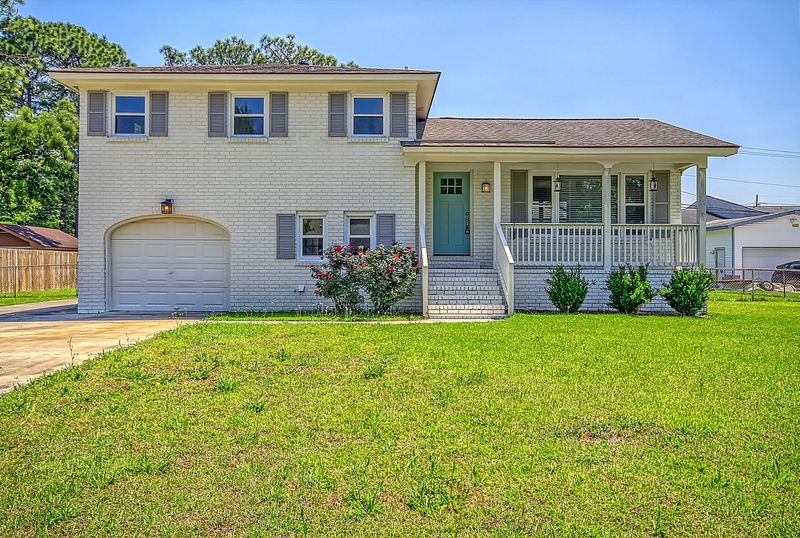105 Mellard Dr, Goose Creek, SC 29445