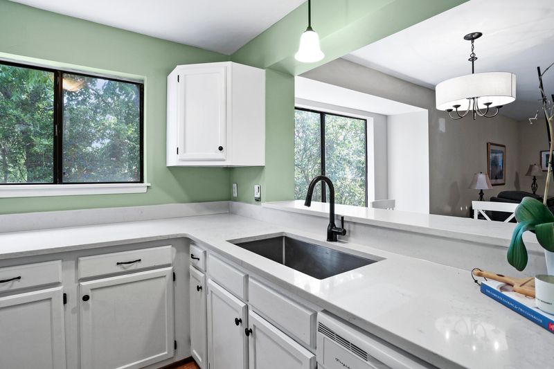 1530 Fort Johnson Rd #2e, Charleston, SC 29412