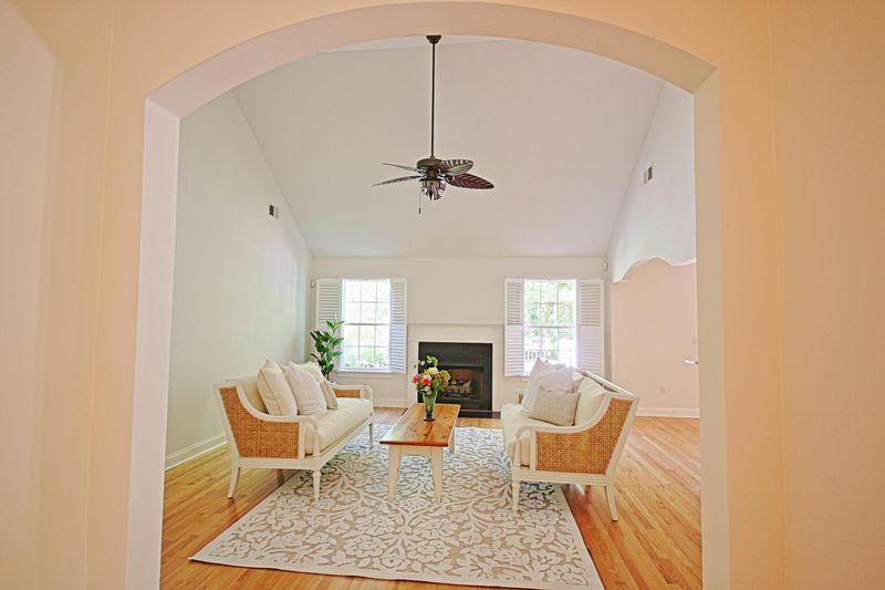 1112 Holloway Ct, Johns Island, SC 29455