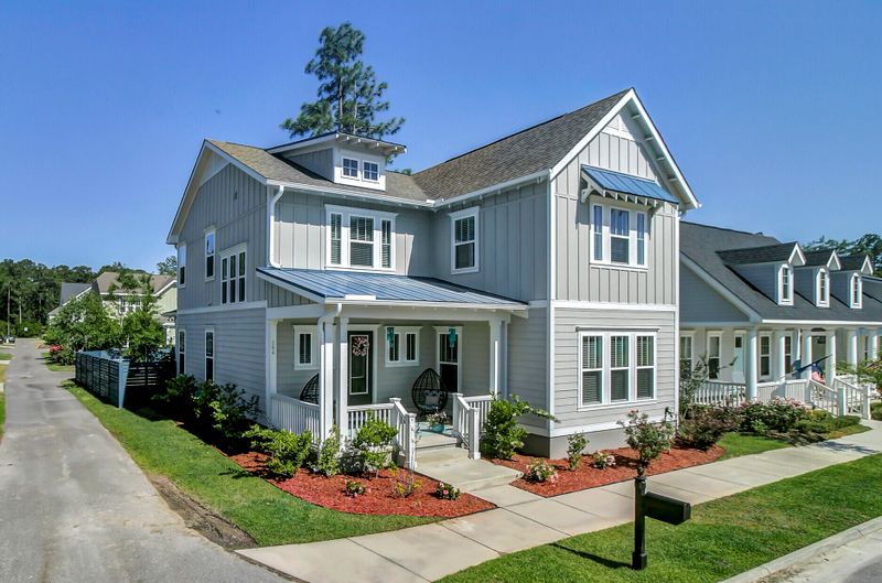 204 N Commodore Way, Summerville, SC 29483