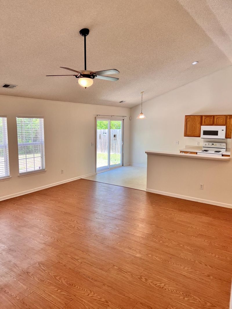 1414 Pinethicket Dr, Summerville, SC 29486