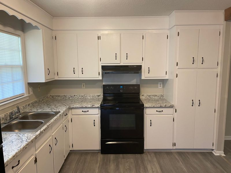 4592 Garwood Dr, Ladson, SC 29456