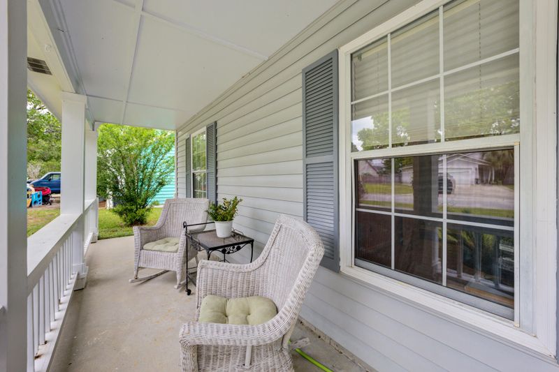 2004 Larson Ln, Goose Creek, SC 29445