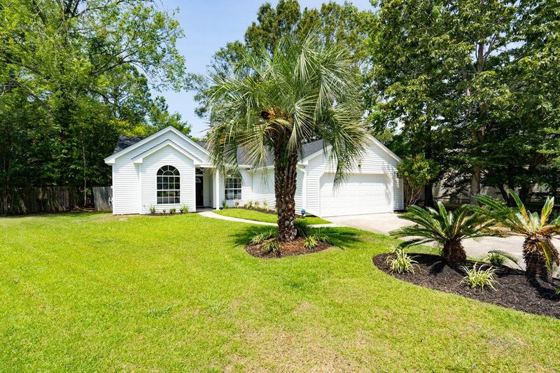 102 Balmoral Cir, Goose Creek, SC 29445