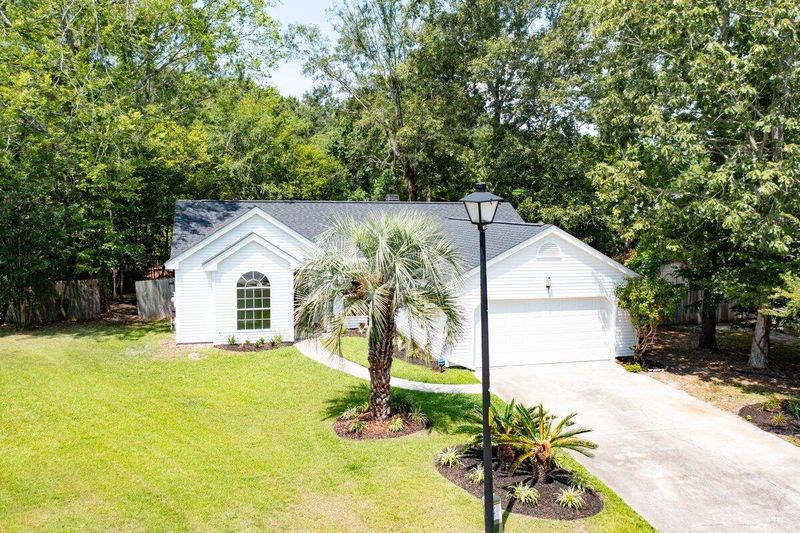 102 Balmoral Cir, Goose Creek, SC 29445