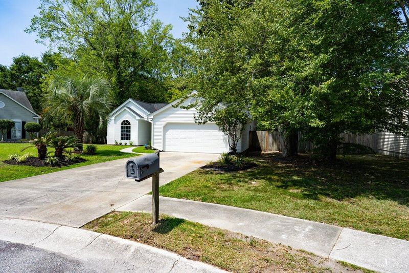 102 Balmoral Cir, Goose Creek, SC 29445
