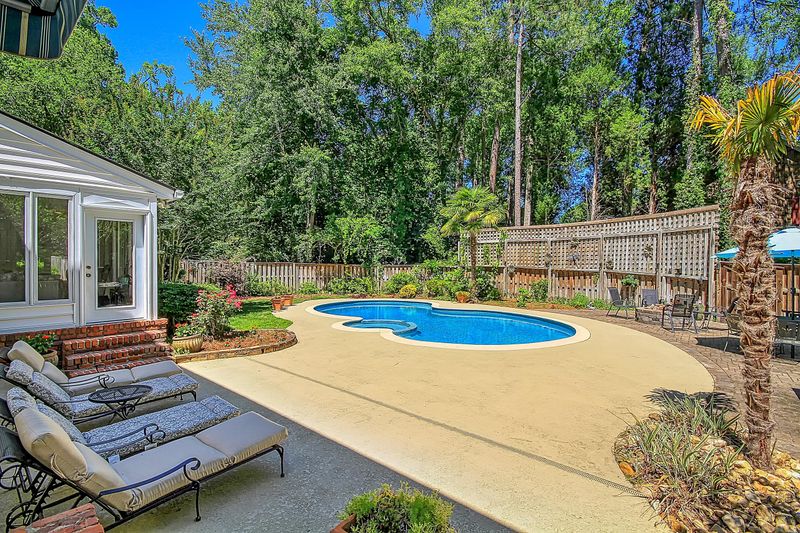 101 Coralie Dr, Summerville, SC 29483