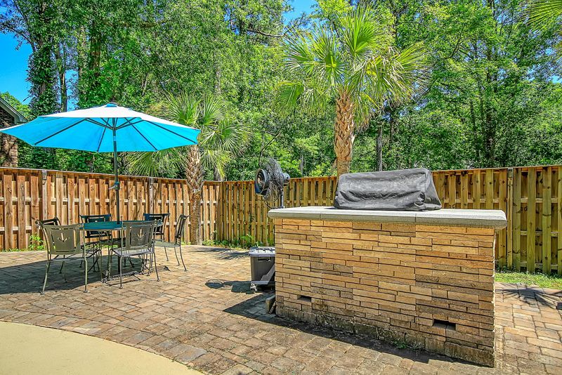 101 Coralie Dr, Summerville, SC 29483