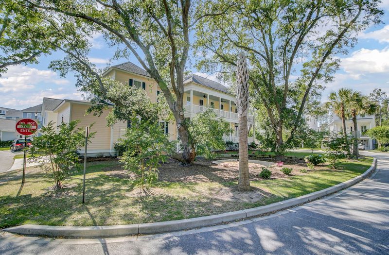 1435 Eutaw Battalion Dr, Charleston, SC 29412