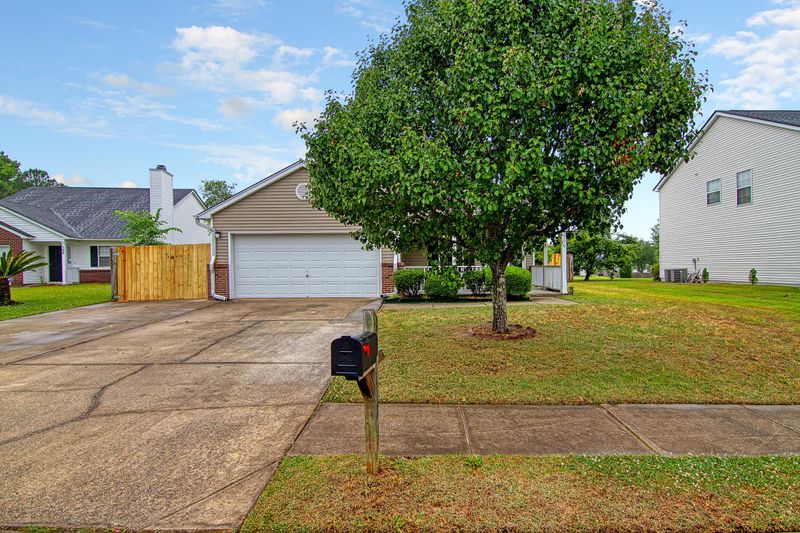 106 Brogun Loch Trl, Goose Creek, SC 29445