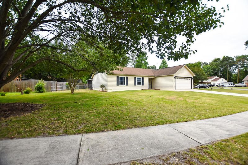 105 Foxfire Ct, Summerville, SC 29483