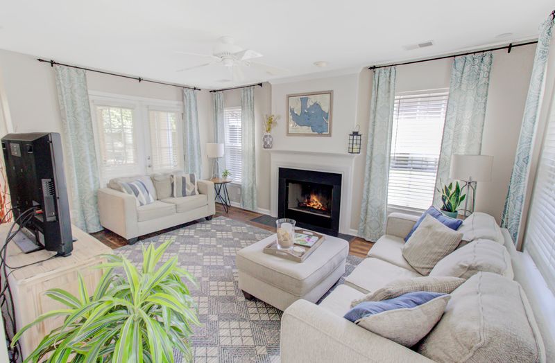1283 Palm Cove Dr, Charleston, SC 29492