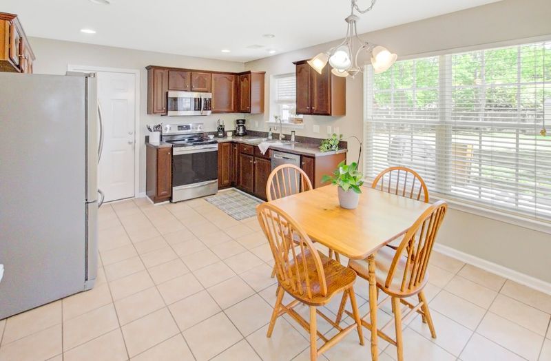 1283 Palm Cove Dr, Charleston, SC 29492