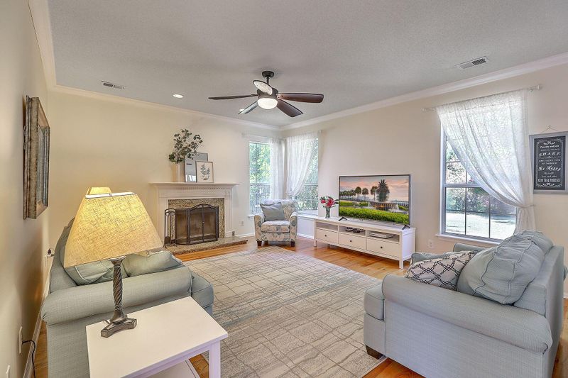 1359 Somersby Ln, Mount Pleasant, SC 29466