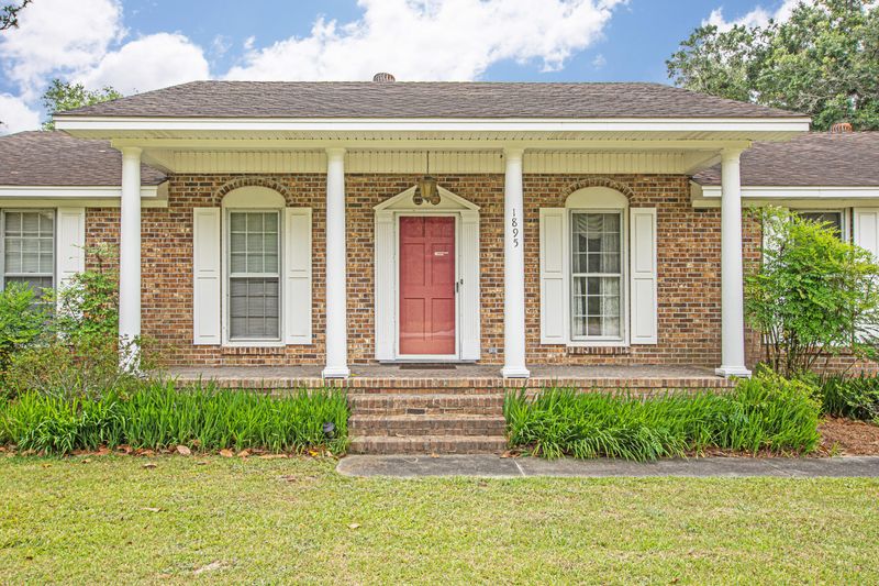 1895 Fish Rd, Ridgeville, SC 29472