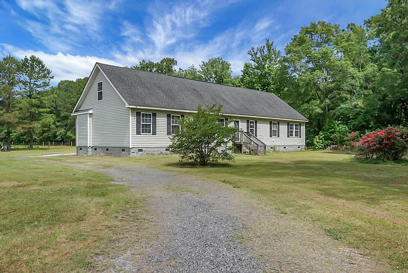 116 Tandee Ln, Bonneau, SC 29431