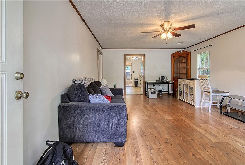 301 Horseshoe Rd, Moncks Corner, SC 29461