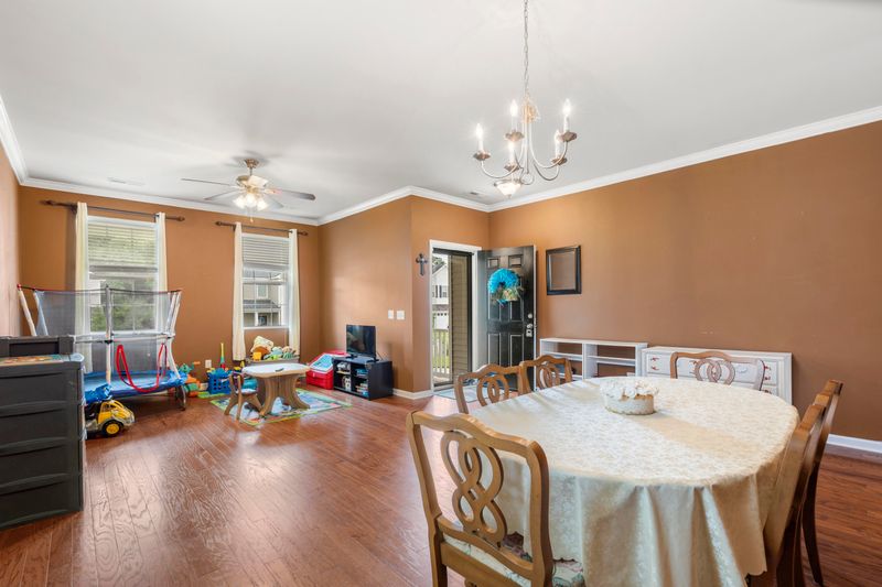 319 Clayburne Dr, Goose Creek, SC 29445