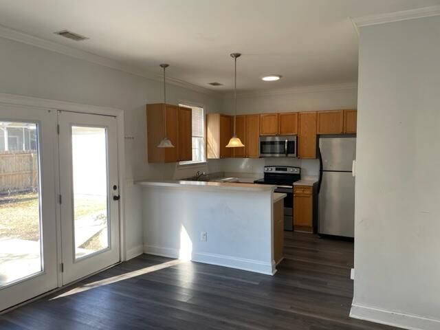 8755 Antler Dr, North Charleston, SC 29406