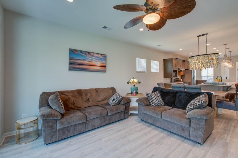 633 Daffodil Ct, Summerville, SC 29486