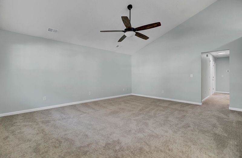 221 Bainsbury Ln, Summerville, SC 29483