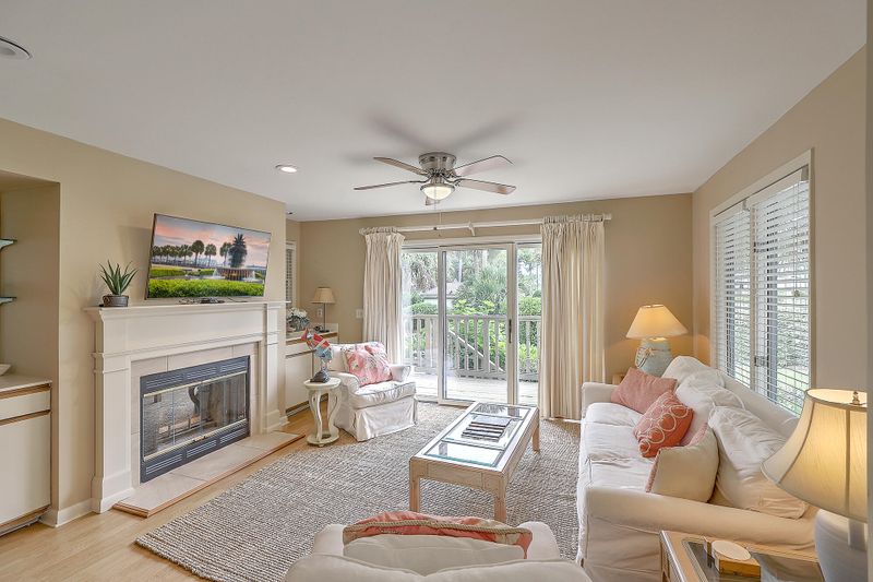 309 Yacht Harbor #B, Isle Of Palms, SC 29451