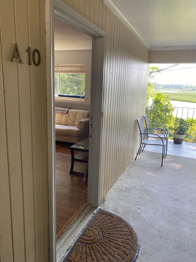 6240 Old Point Rd #A10, Hanahan, SC 29410