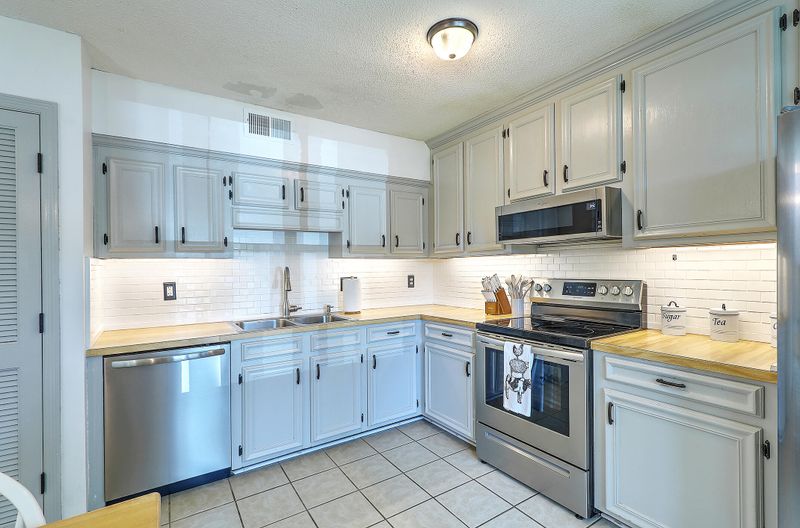 961 Fowler Ct, Mount Pleasant, SC 29464